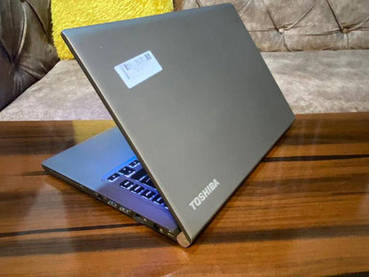 Toshiba Portege Z30-A laptop with Core i7 processor, 8GB RAM, 256GB SSD, and touchscreen display.